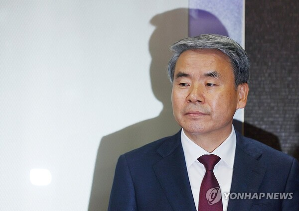 주요 공관장 회의에 참석하는 이종섭 당시 대사(사진:연합뉴스)